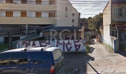 Terreno com 840m² no bairro Medianeira em Porto Alegre para Comprar