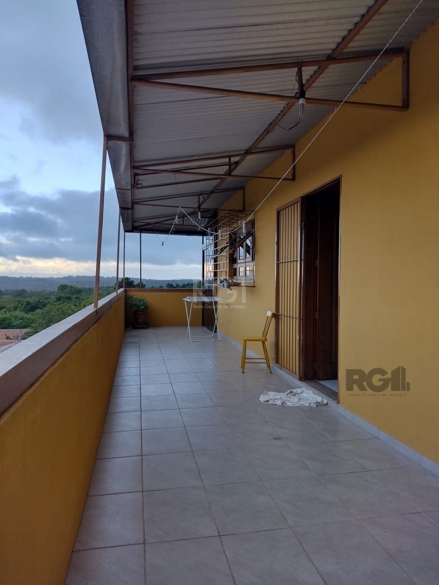 Casa para Venda - 0.18m², 2 dormitórios, sendo 2 suites, 3 vagas - Lomba do Pinheiro
