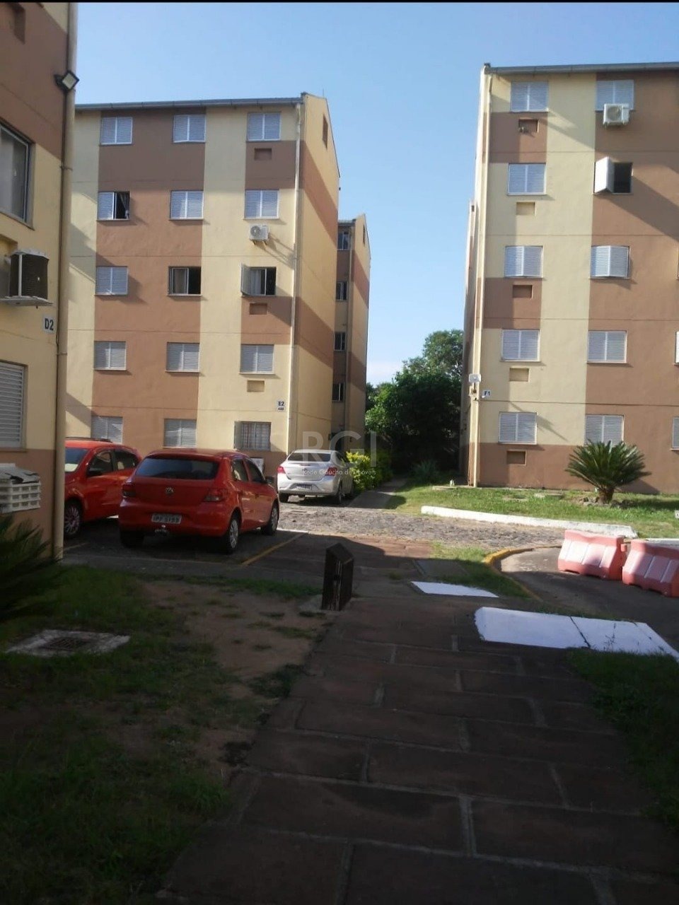 Apartamento com 38m², 2 dormitórios, 1 vaga no bairro Rubem Berta em Porto Alegre para Comprar