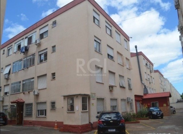 Apartamento com 61m², 2 dormitórios, 1 suíte no bairro Jardim Leopoldina em Porto Alegre para Comprar