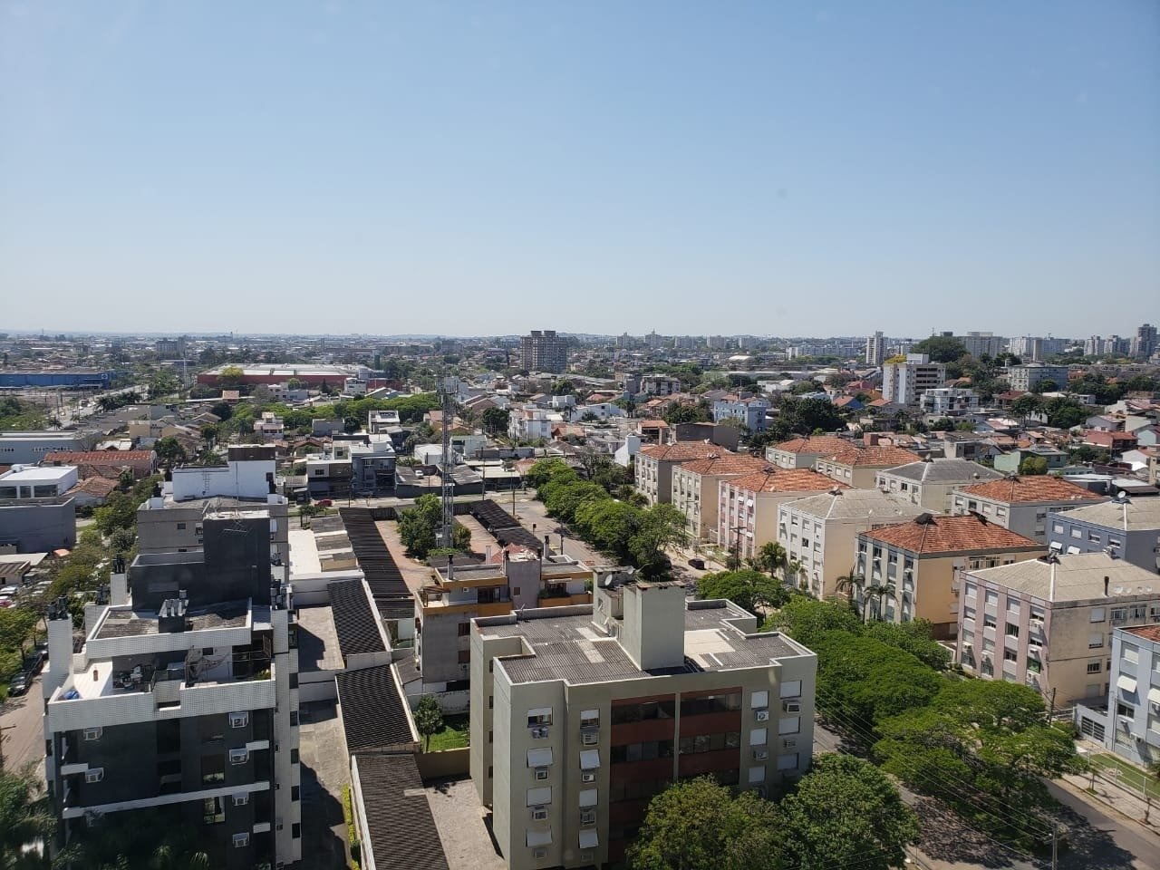Apartamento com 51m², 2 dormitórios, 1 vaga no bairro Jardim Lindóia em Porto Alegre para Comprar
