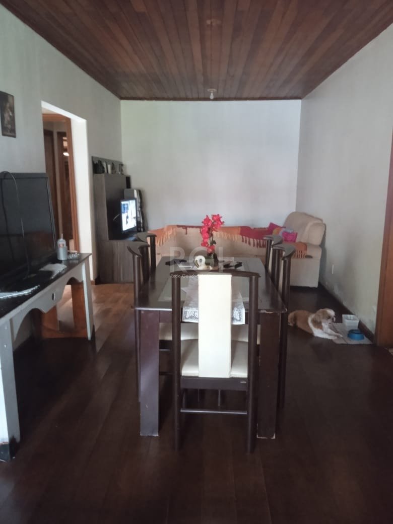 Casa à venda com 3 quartos, 218m² - Foto 17