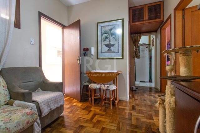 Apartamento com 39m², 2 dormitórios no bairro São Geraldo em Porto Alegre para Comprar