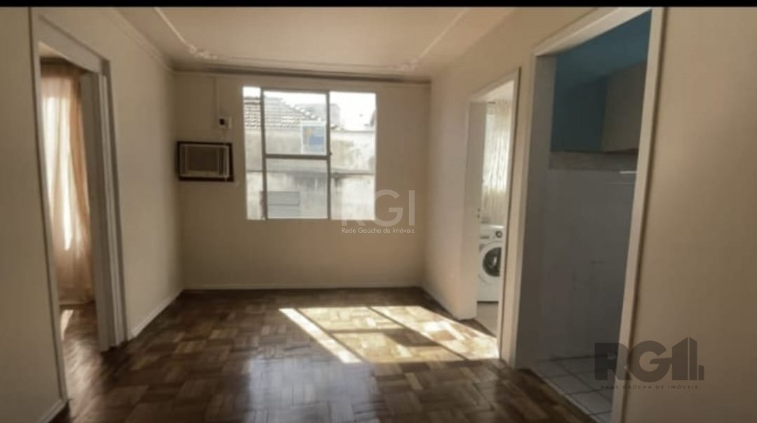 Apartamento à venda com 53m², 2 quartos, 1 vaga no bairro Centro Histórico em Porto Alegre