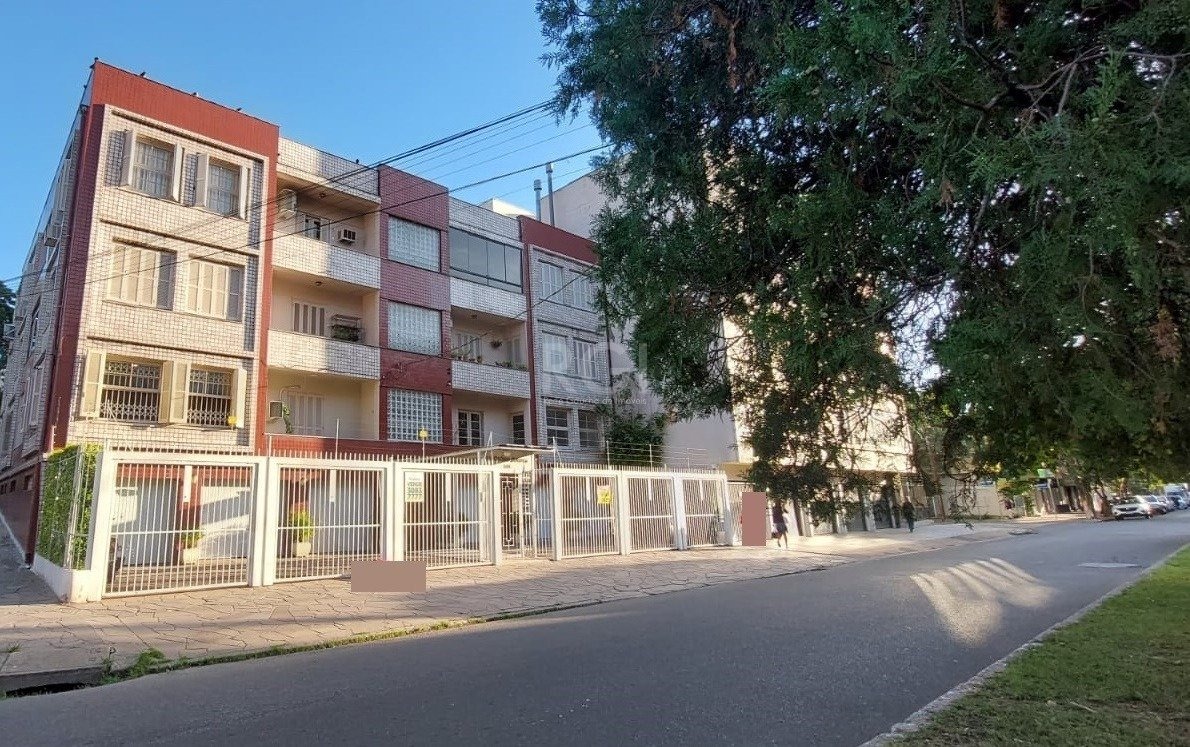 Apartamento com 240m², 3 dormitórios, 1 suíte no bairro Santana em Porto Alegre para Comprar