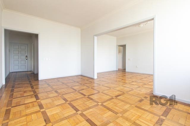 Apartamento com 146m², 3 dormitórios, 1 suíte, 1 vaga no bairro Auxiliadora em Porto Alegre para Comprar