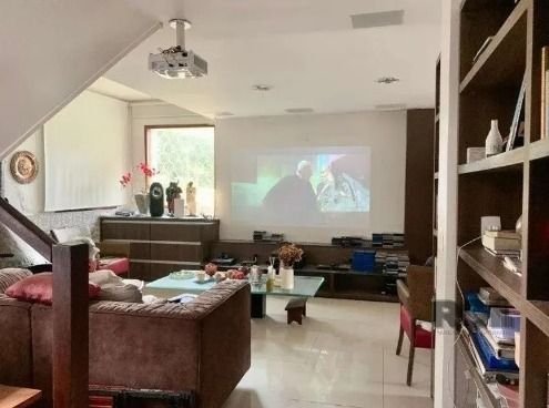 Casa 4 dormitórios