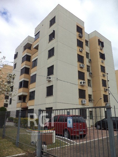 Apartamento com 52m², 2 dormitórios, 1 vaga no bairro Sarandí em Porto Alegre para Comprar