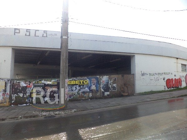 Predio para Venda - 2700m², 0 dormitórios, São João