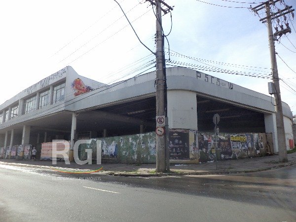 Predio para Venda - 2700m², 0 dormitórios, São João