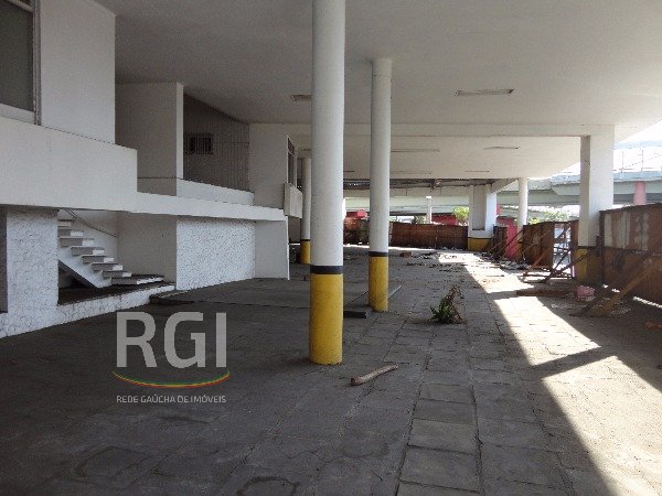 Predio para Venda - 2700m², 0 dormitórios, São João