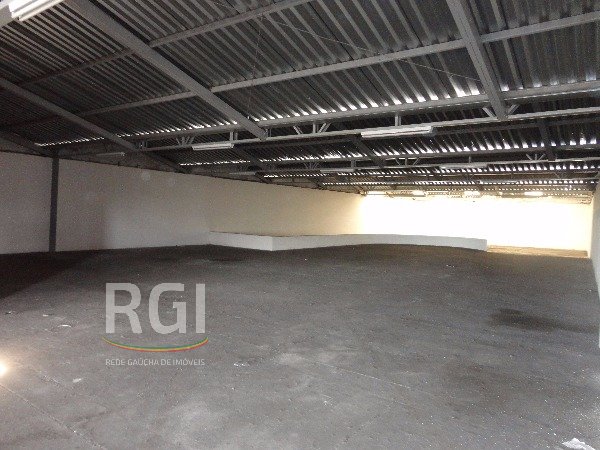 Predio para Venda - 2700m², 0 dormitórios, São João