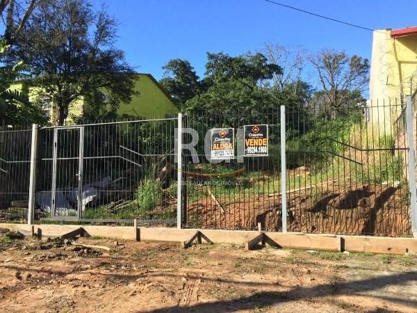 Terreno com 611m² no bairro Vila Jardim em Porto Alegre para Comprar