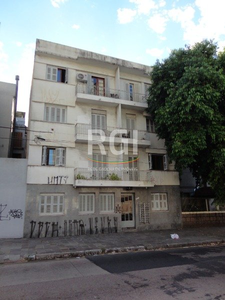 Apartamento à venda com 54m², 2 quartos no bairro Santana em Porto Alegre