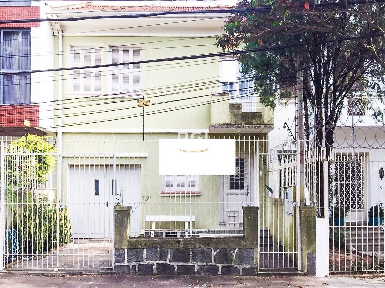 Casa à venda com 90m², 3 quartos, 2 vagas no bairro Higienópolis em Porto Alegre