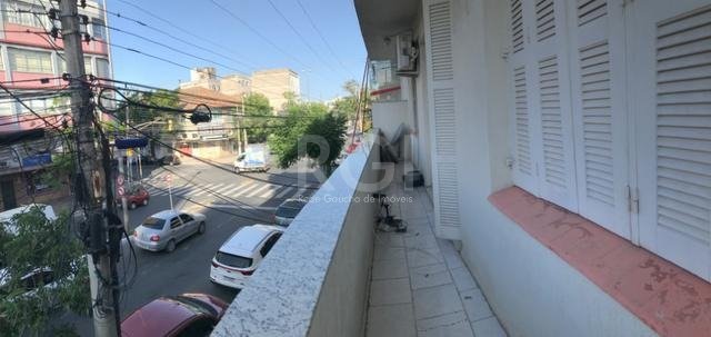Apartamento com 118m², 3 dormitórios no bairro São Geraldo em Porto Alegre para Comprar