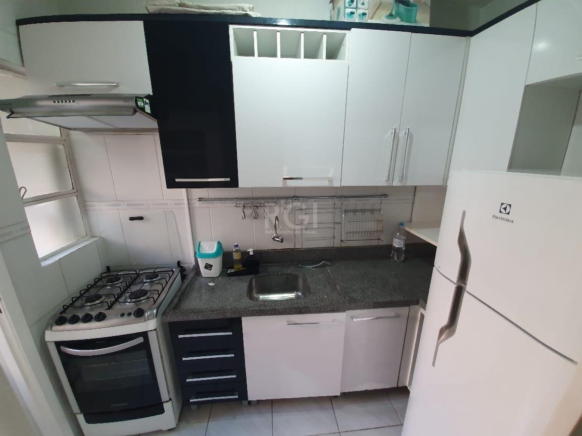 Apartamento com 45m², 1 dormitório no bairro Jardim do Salso em Porto Alegre para Comprar