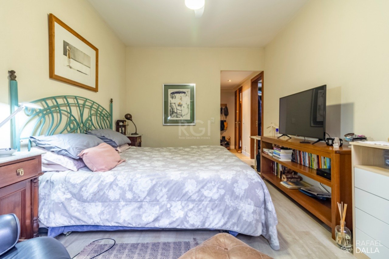 Cobertura para Venda - 304.71m², 3 dormitórios, sendo 1 suites, 2 vagas - Bela Vista