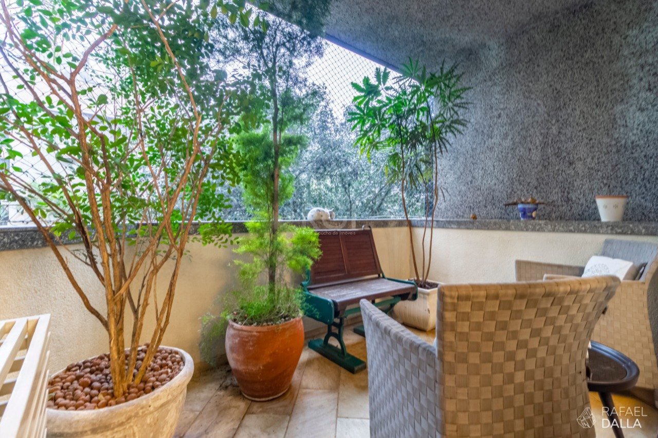 Cobertura para Venda - 304.71m², 3 dormitórios, sendo 1 suites, 2 vagas - Bela Vista