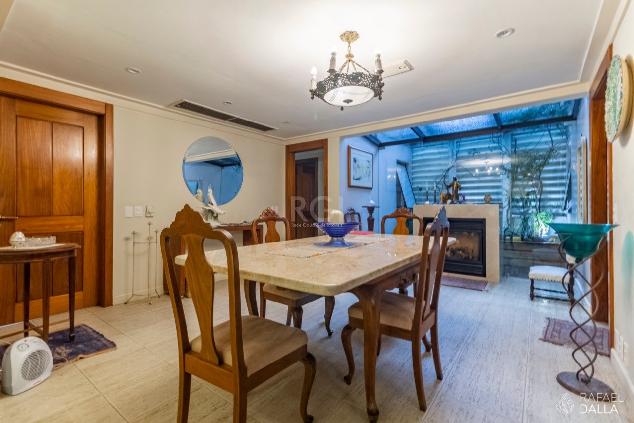 Cobertura para Venda - 304.71m², 3 dormitórios, sendo 1 suites, 2 vagas - Bela Vista