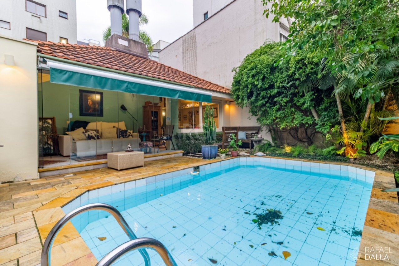 Cobertura para Venda - 304.71m², 3 dormitórios, sendo 1 suites, 2 vagas - Bela Vista