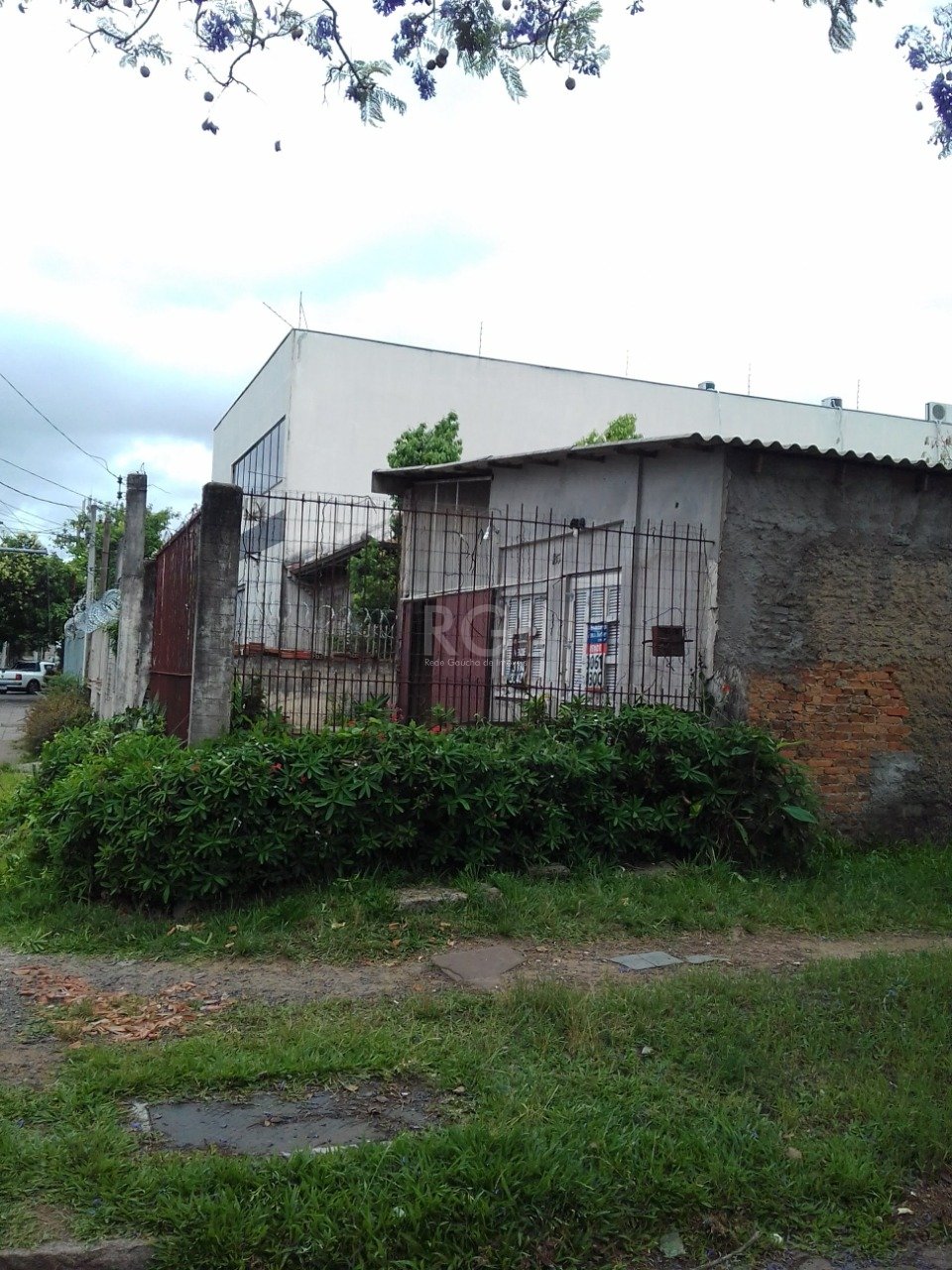 Casa à venda com 2 quartos, 80m² - Foto 1