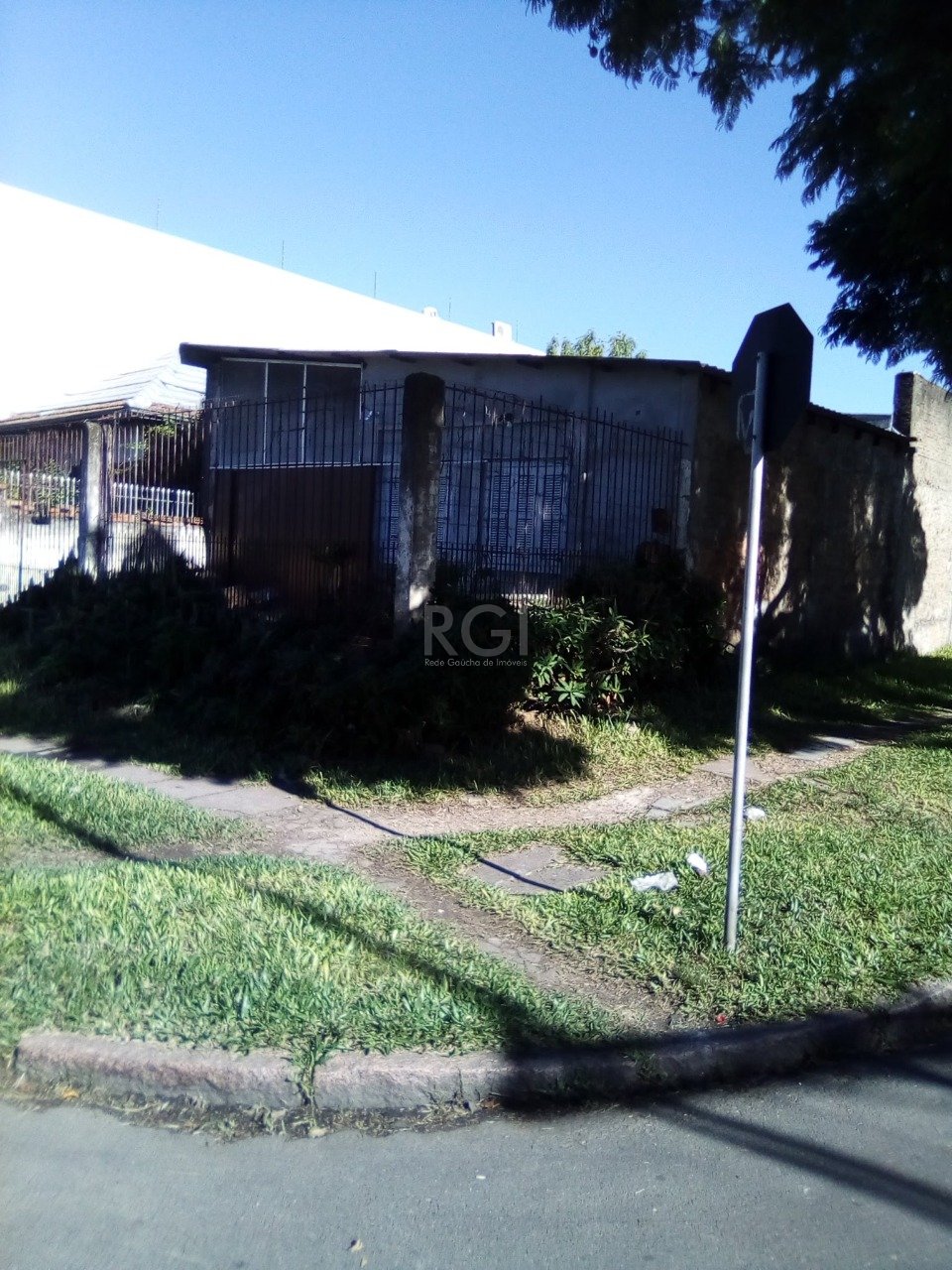 Casa à venda com 2 quartos, 80m² - Foto 8
