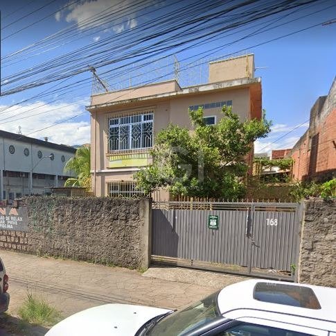 Casa com 200m², 3 dormitórios, 2 suítes, 3 vagas no bairro São Geraldo em Porto Alegre para Comprar