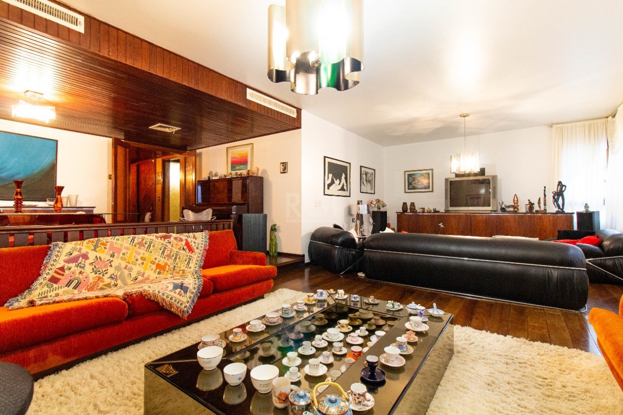 Apartamento, 3 quartos, 216 m² - Foto 1