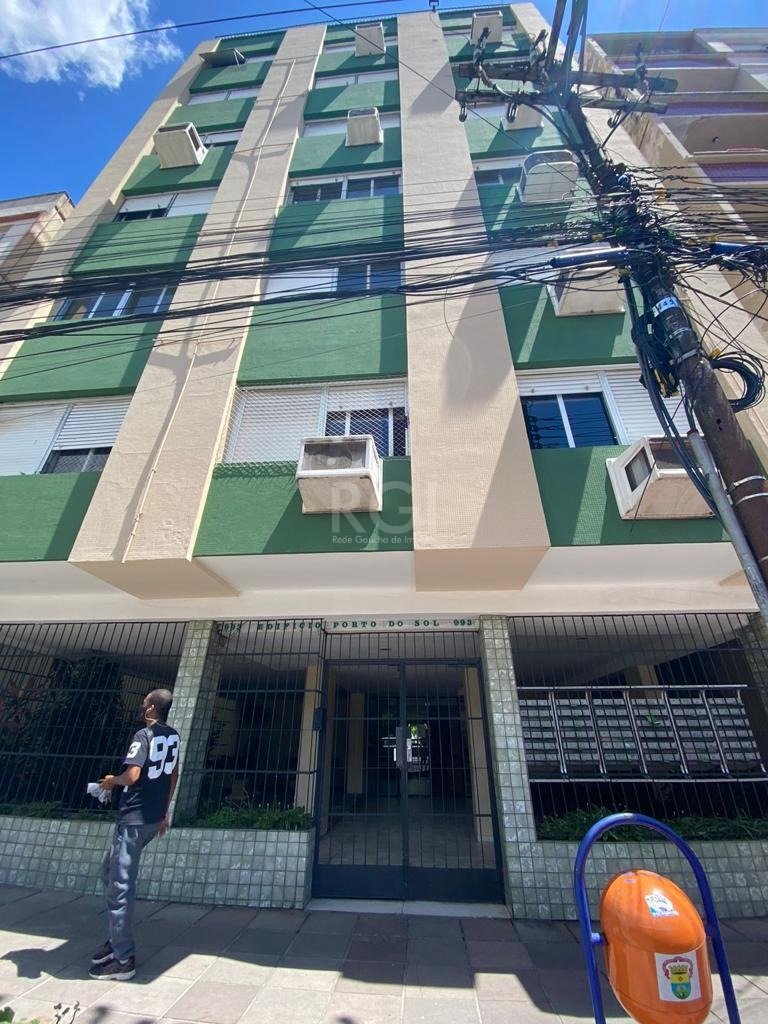Apartamento com 58m², 2 dormitórios no bairro Farroupilha em Porto Alegre para Comprar