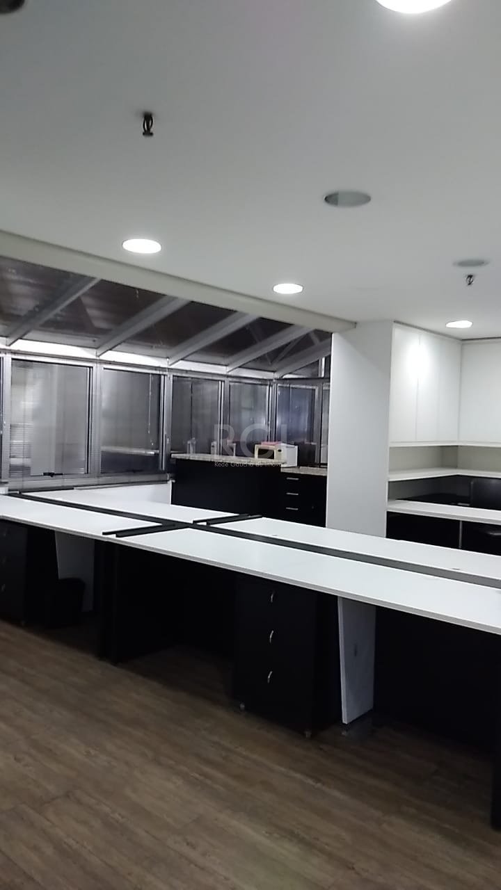 Conjunto/Sala com 80m² no bairro São João em Porto Alegre para Comprar