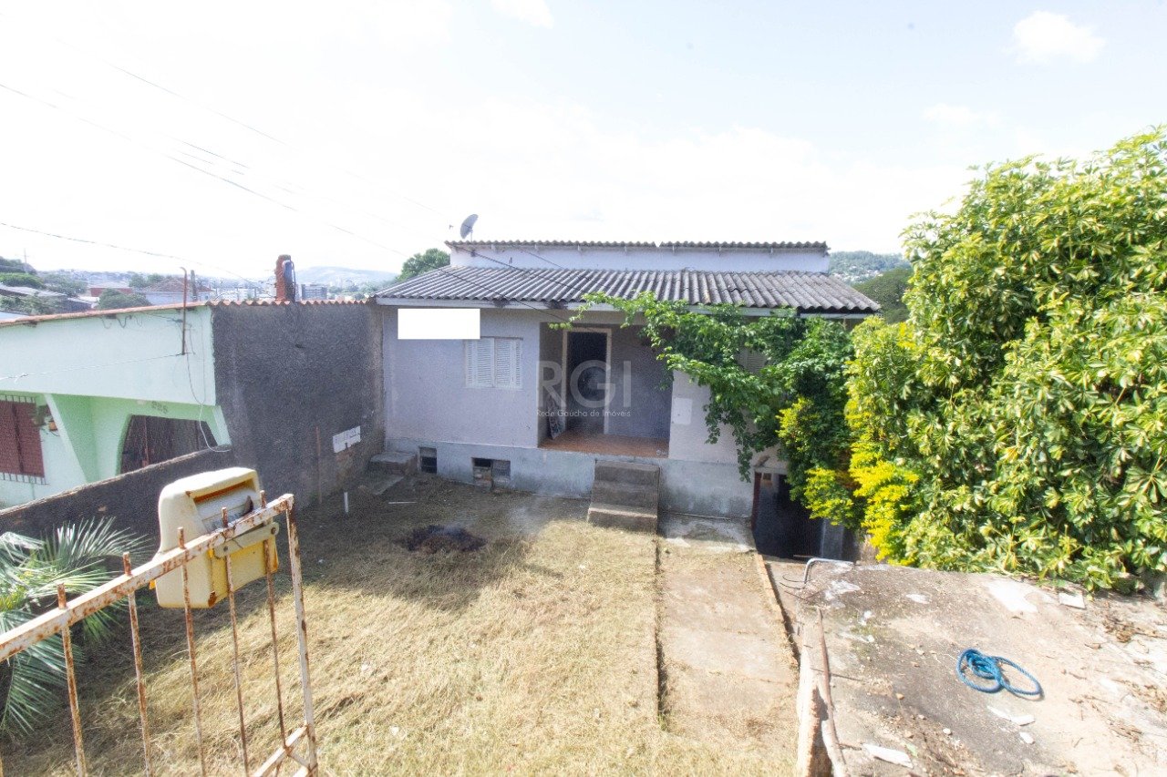 Casa com 100m², 3 dormitórios no bairro Teresópolis em Porto Alegre para Comprar