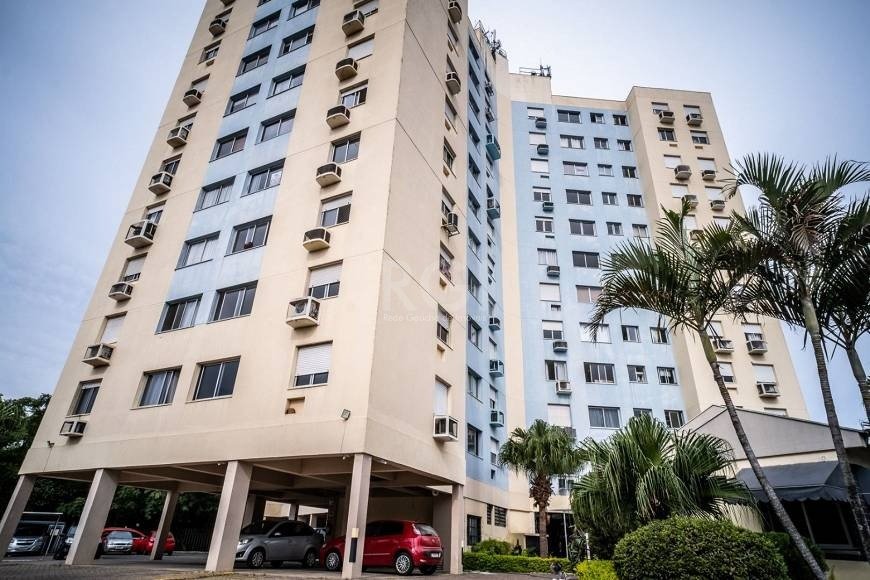 Apartamento com 53m², 2 dormitórios, 1 vaga no bairro Rubem Berta em Porto Alegre para Comprar