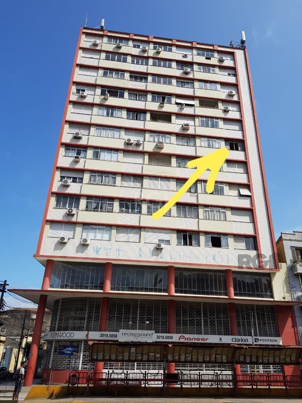 Apartamento com 63m², 2 dormitórios no bairro Floresta em Porto Alegre para Comprar