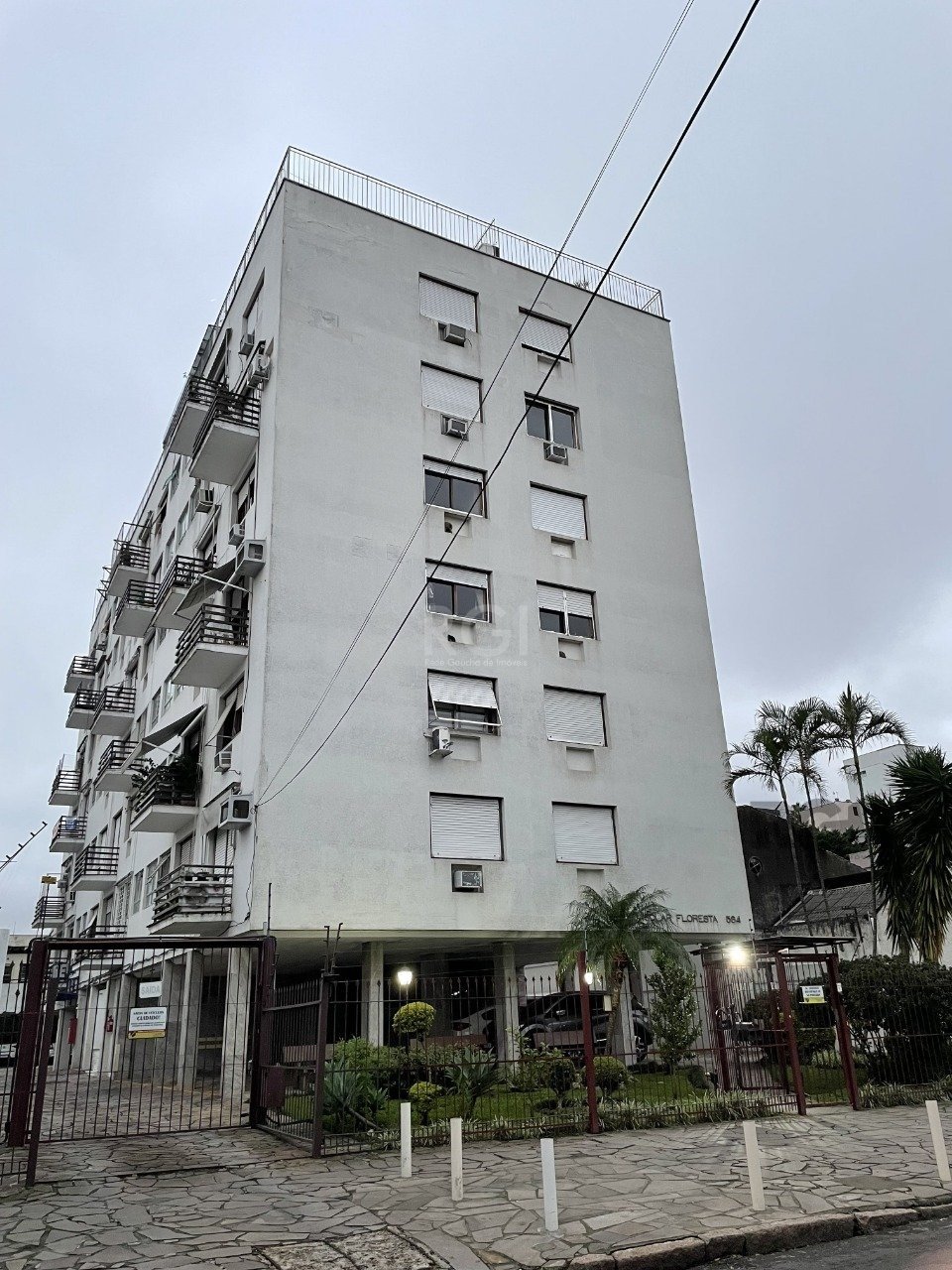 Apartamento com 87m², 3 dormitórios no bairro Floresta em Porto Alegre para Comprar