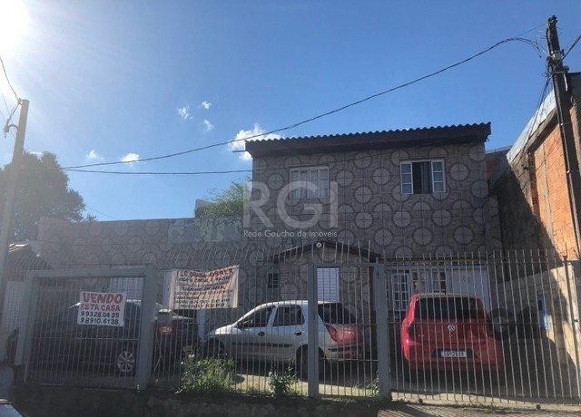 Casa com 200m², 5 dormitórios, 4 vagas no bairro Jardim do Salso em Porto Alegre para Comprar