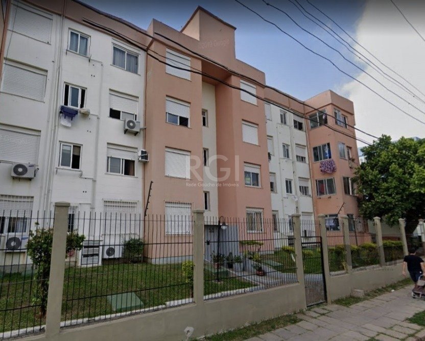 Apartamento com 47m², 2 dormitórios, 1 vaga no bairro Humaitá em Porto Alegre para Comprar