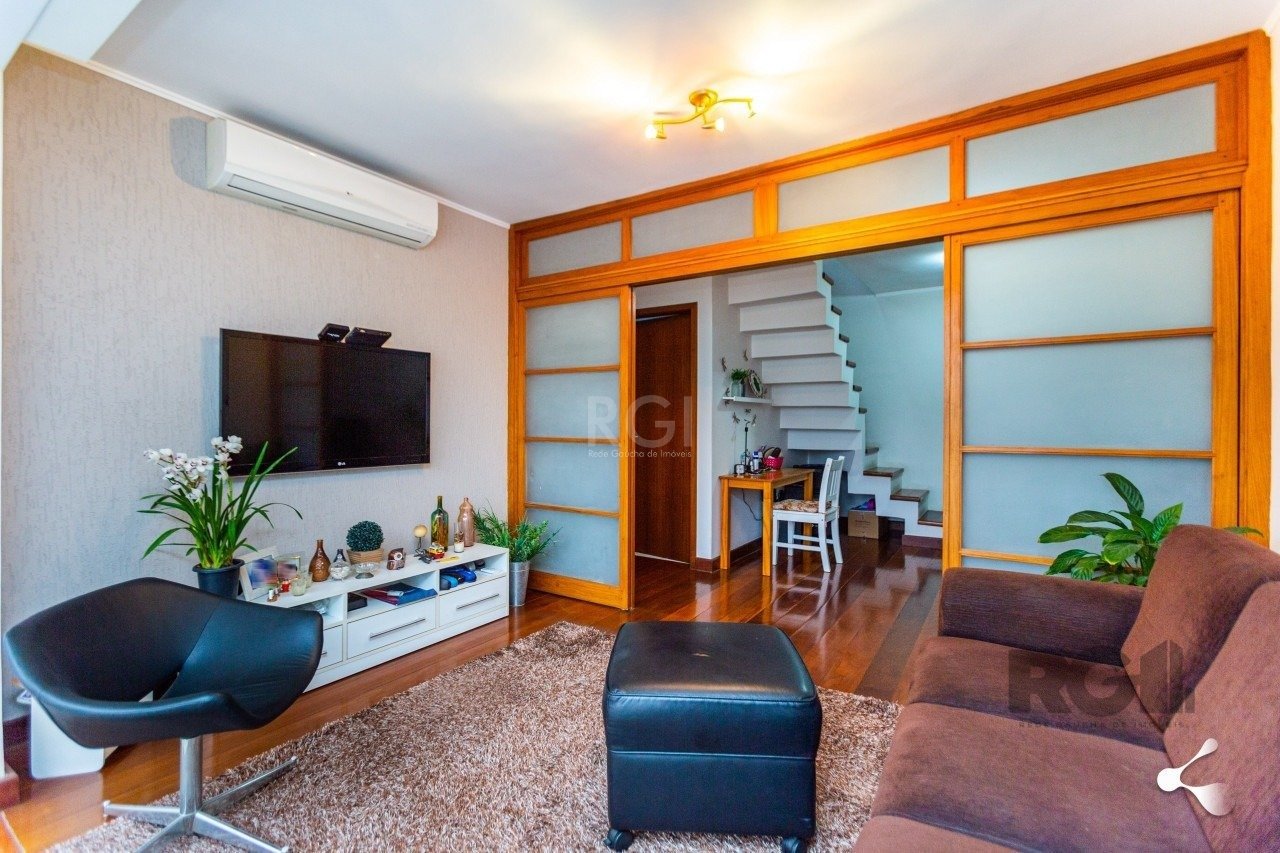 Cobertura com 175m², 2 dormitórios, 1 suíte, 2 vagas no bairro Petrópolis em Porto Alegre para Comprar